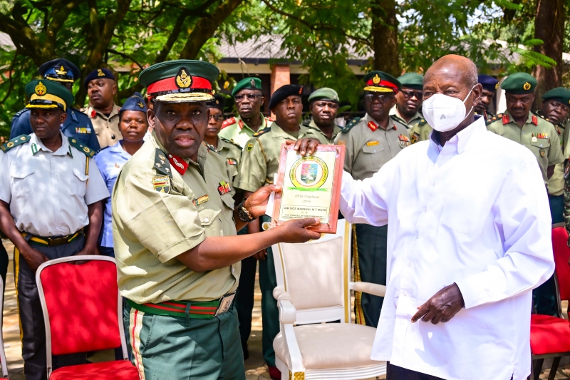 Museveni Urges African Unity, Self-Reliance in Lecture to Zimbabwean Officers